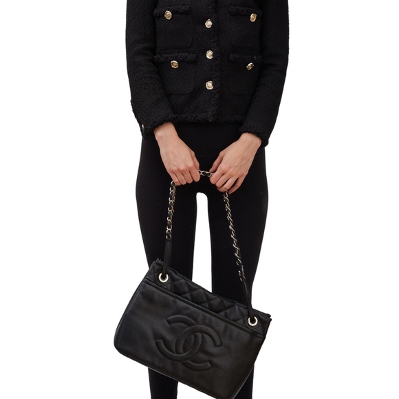 CHANEL VINTAGE CAVIAR BLACK LEATHER GRAND SHOPPING TOTE MEDIUM (2015) - Picture 10 of 10